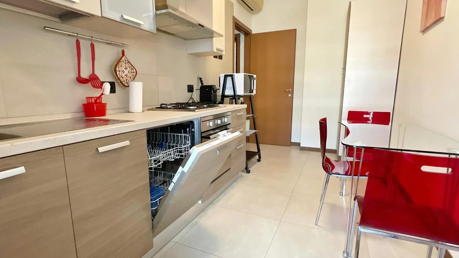 Bwr - Elegant Loft With Terrace, San Siro contacts